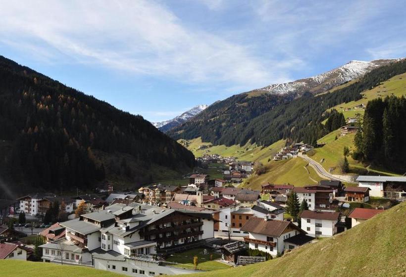 Hotelli Jagdhof Pure Mountain Appartements