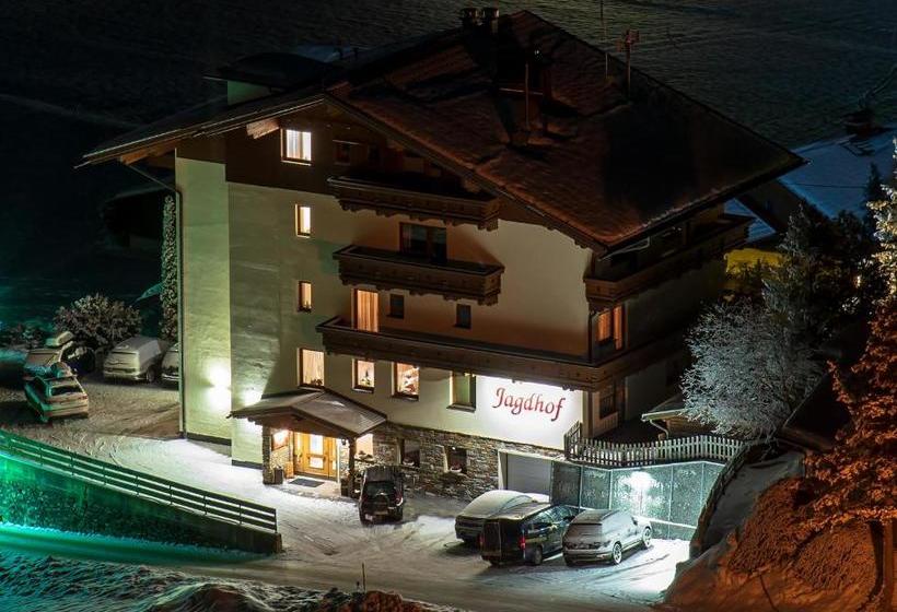 Hotelli Jagdhof Pure Mountain Appartements