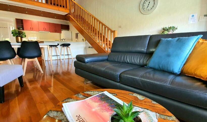 Отель Great Escape Lofts