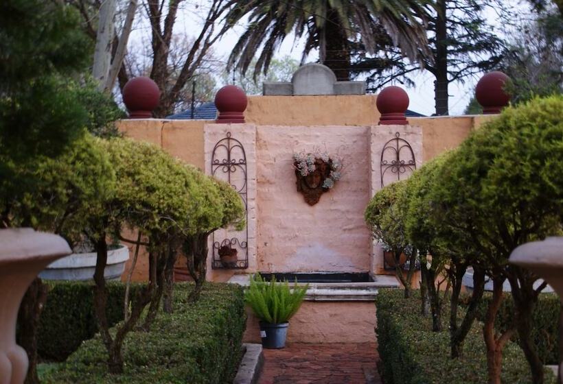 בית מלון כפרי Hampton House Guest House