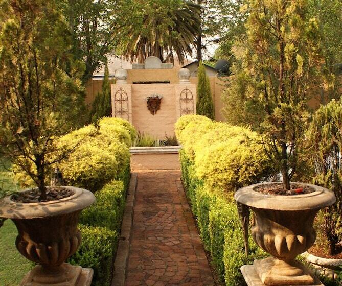 בית מלון כפרי Hampton House Guest House