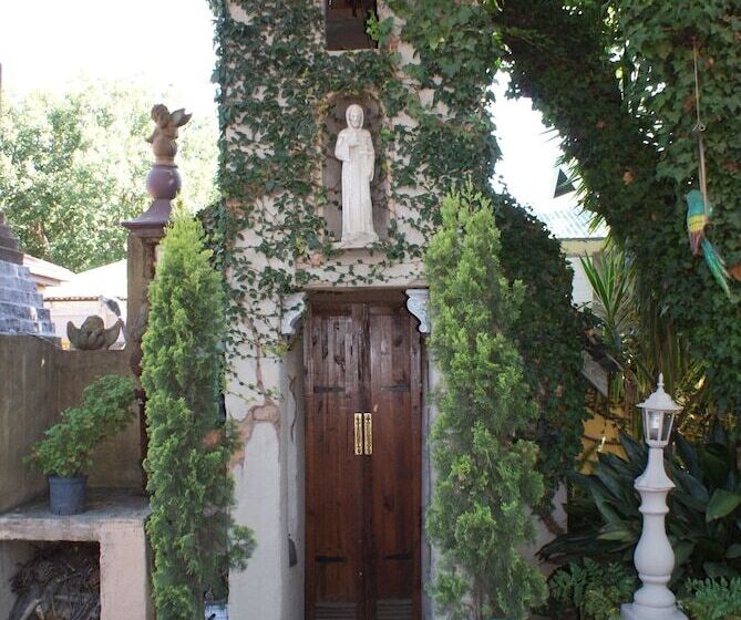 בית מלון כפרי Hampton House Guest House