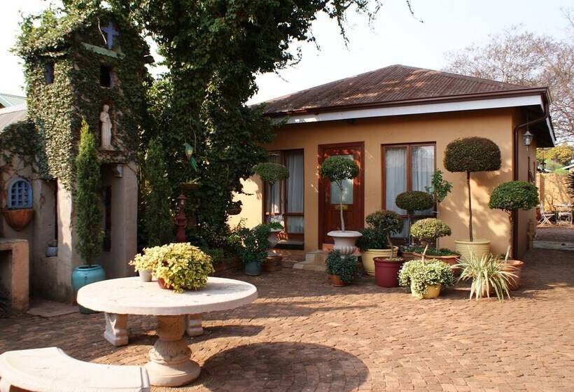 בית מלון כפרי Hampton House Guest House