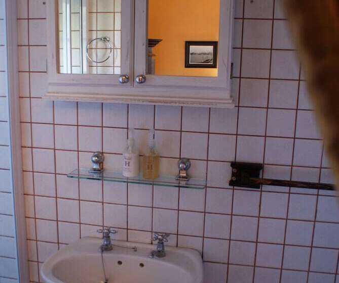 בית מלון כפרי Hampton House Guest House