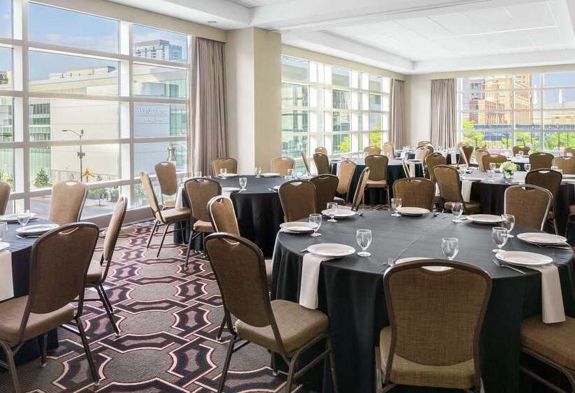 Отель Hampton Inn Chicago Mccormick Place