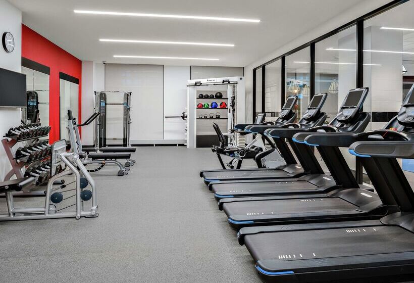 Отель Hampton Inn Chicago Mccormick Place