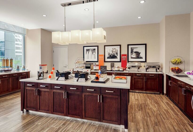 Отель Hampton Inn Chicago Mccormick Place