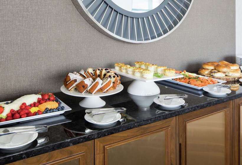 Отель Hampton Inn Chicago Mccormick Place