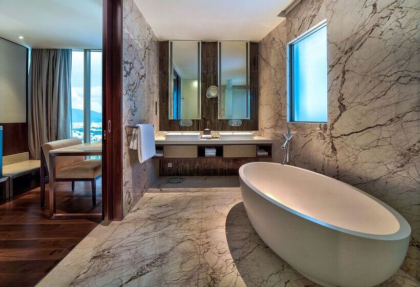 هتل Hilton Da Nang