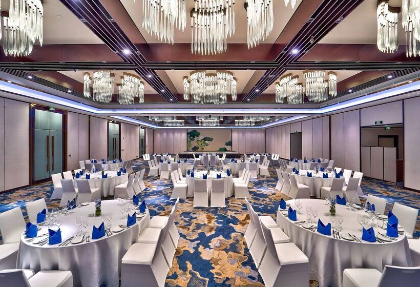 هتل Hilton Da Nang