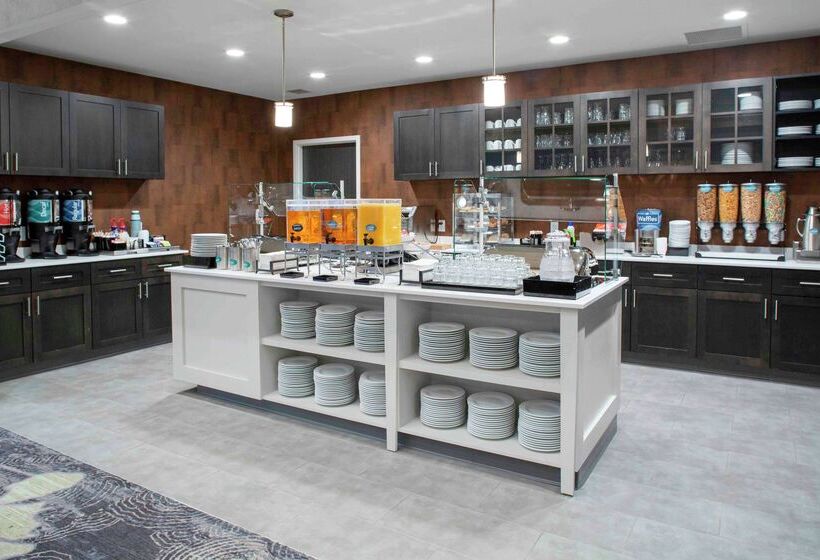 فندق Homewood Suites By Hilton Lansing Eastwood