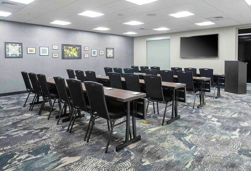 فندق Homewood Suites By Hilton Lansing Eastwood