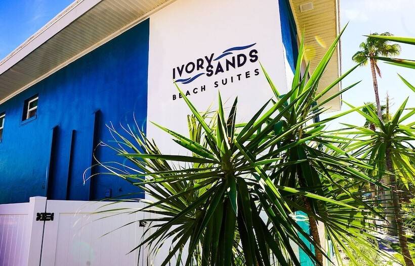 فندق Ivory Sands Beach Suites