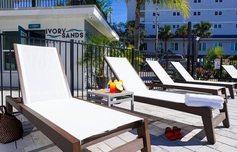 فندق Ivory Sands Beach Suites