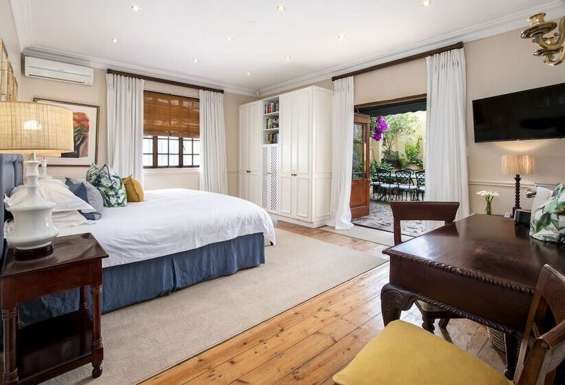 Отель La Fontaine Guest House Hermanus