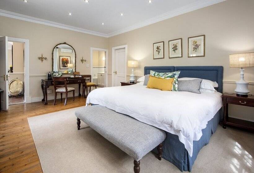 Отель La Fontaine Guest House Hermanus