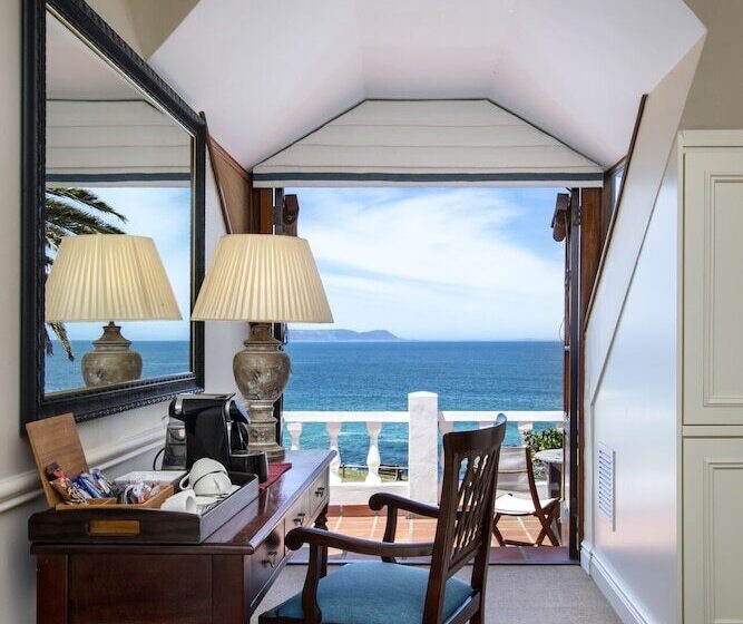 Отель La Fontaine Guest House Hermanus