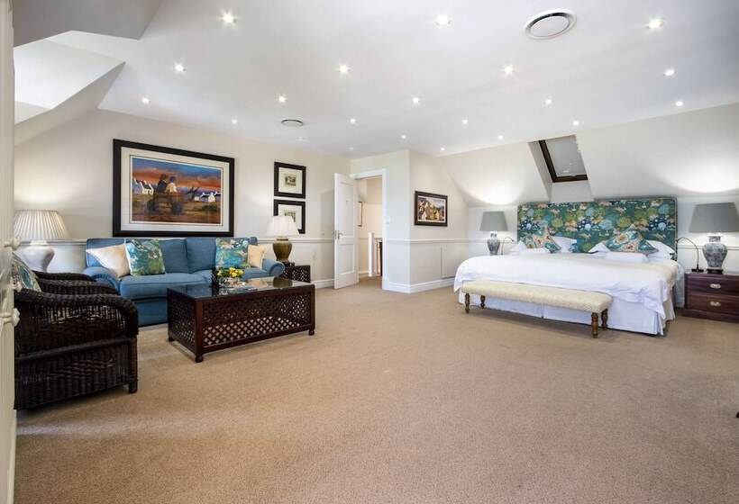 Отель La Fontaine Guest House Hermanus