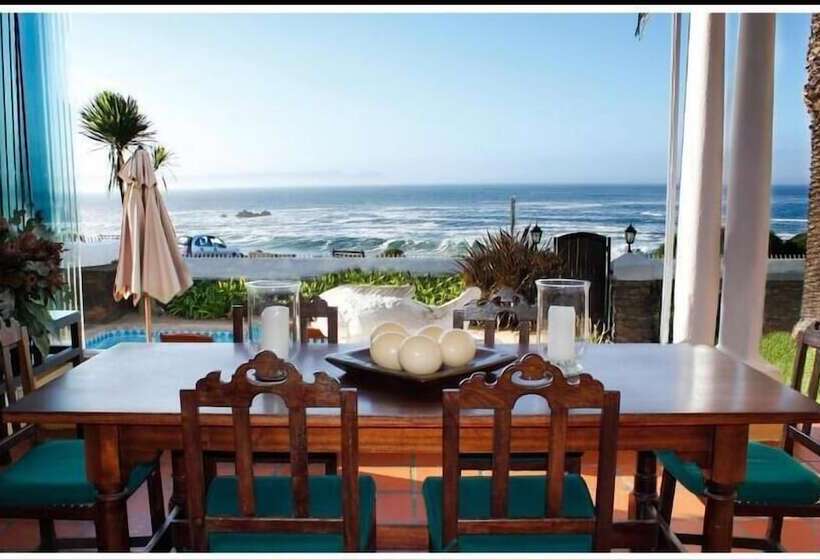 Отель La Fontaine Guest House Hermanus