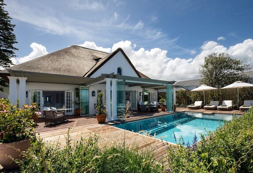 Отель La Fontaine Guest House Hermanus