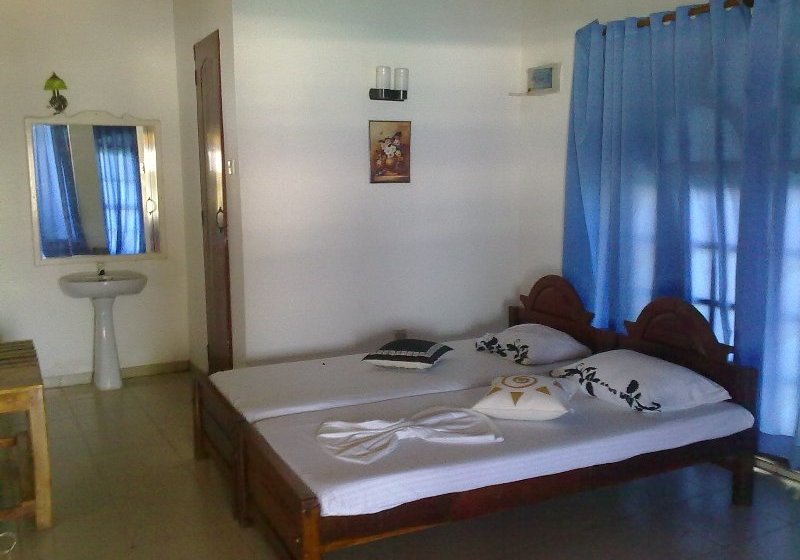 호텔 Lace Rock Beach Cabanas