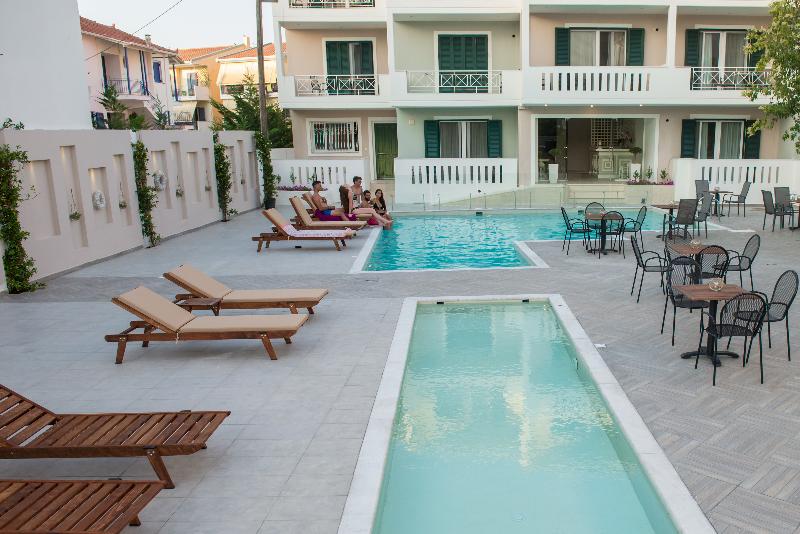 Отель Lefkadio Suites