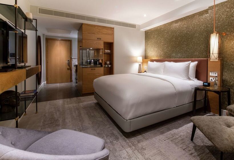 בית מלון כפרי Lincoln Plaza London, Curio Collection By Hilton