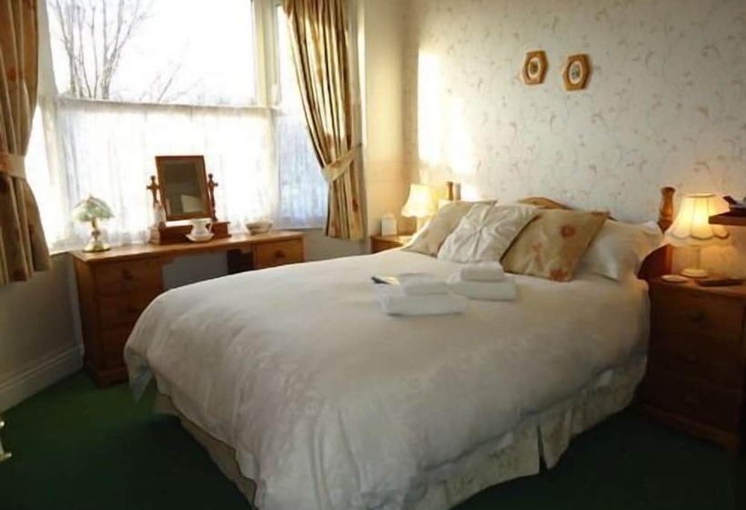 호텔 Linroy Guest House