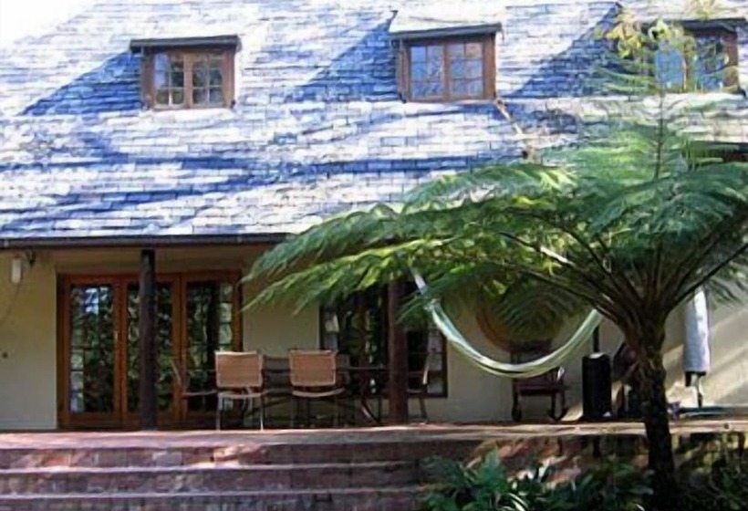 ホテル Mongoose Manor Bnb