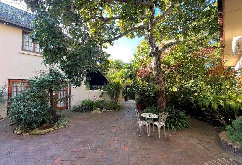 ホテル Mongoose Manor Bnb