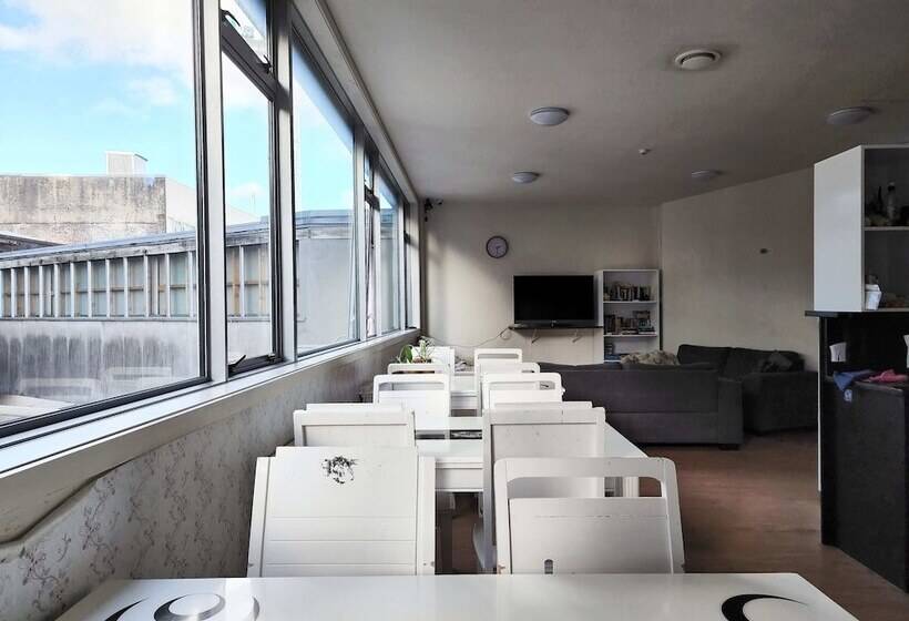 هتل Newton Lodge Auckland