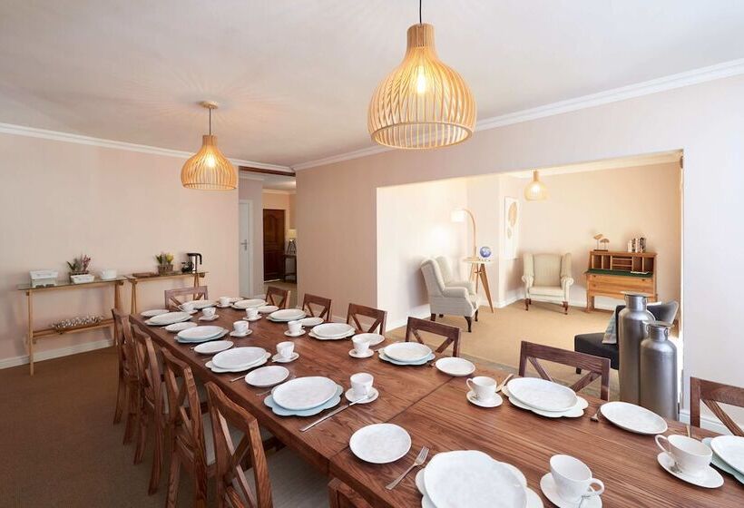 فندق Outeniqua Inn