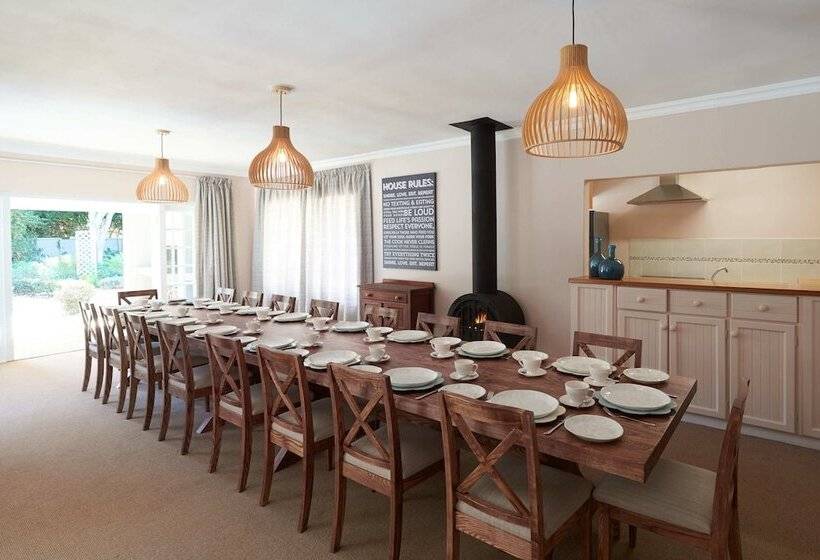 فندق Outeniqua Inn