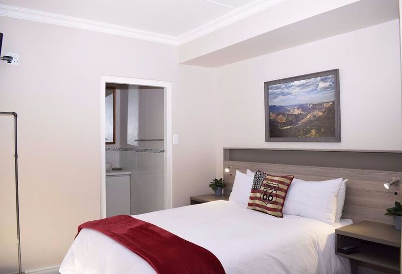 فندق Outeniqua Inn