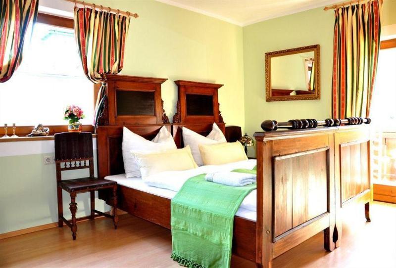 فندق Pension Rauchkuchl