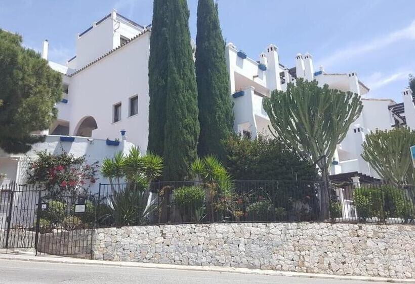 هتل Pueblo Evita Hill