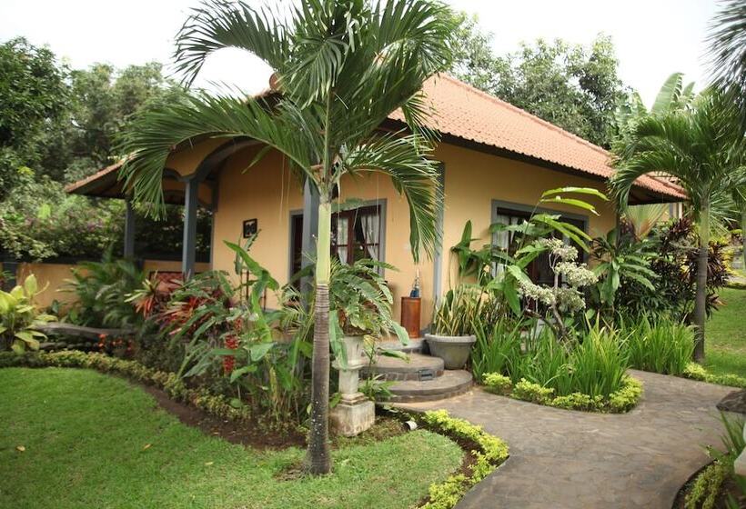 בית מלון כפרי Puri Mangga Sea View Resort & Spa