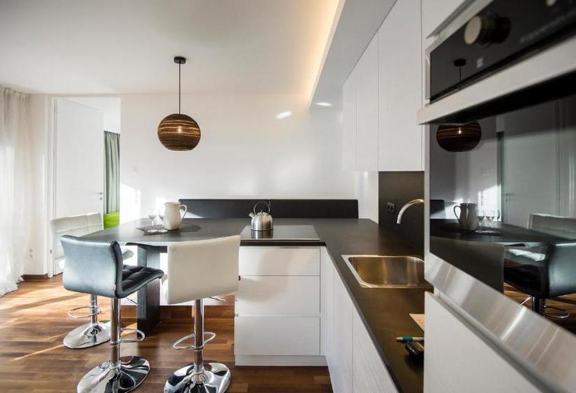 Отель Mountain Apartments Gran Tubla