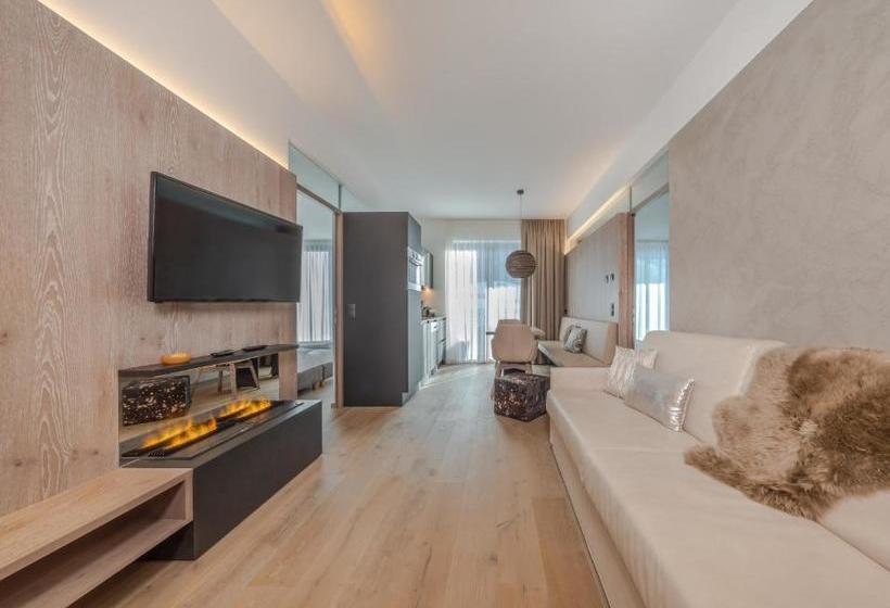 Отель Mountain Apartments Gran Tubla