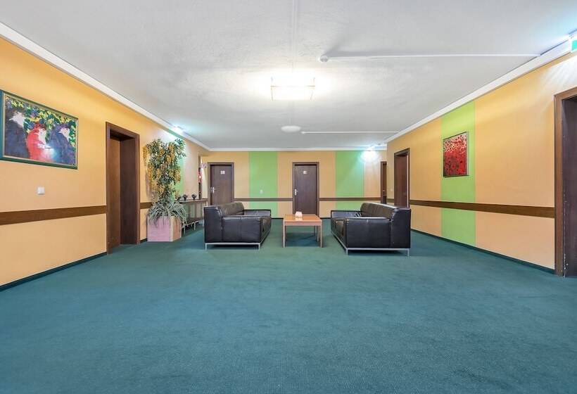 酒店 Rössl By Skinetworks