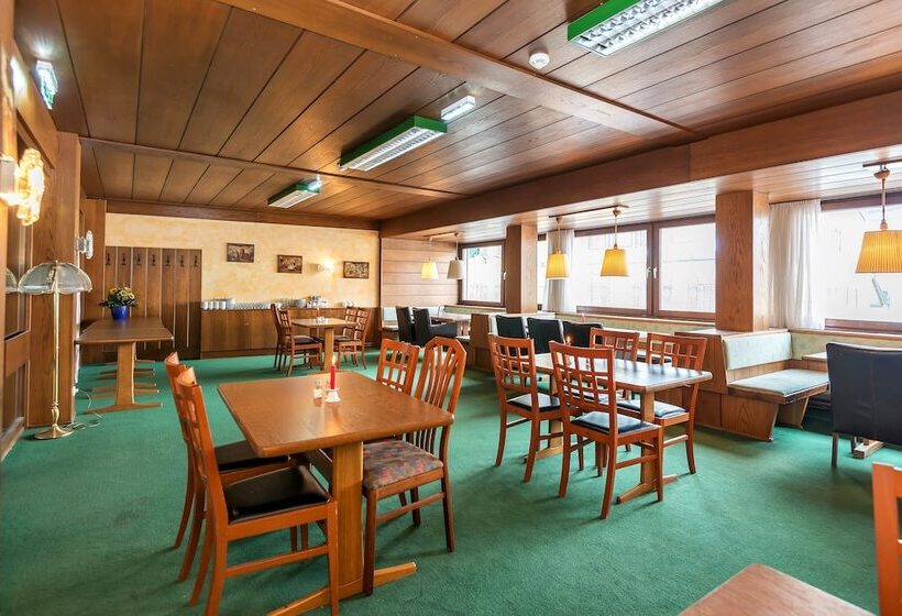 هتل Rössl By Skinetworks