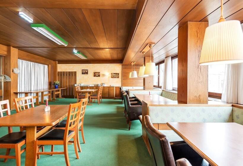 酒店 Rössl By Skinetworks