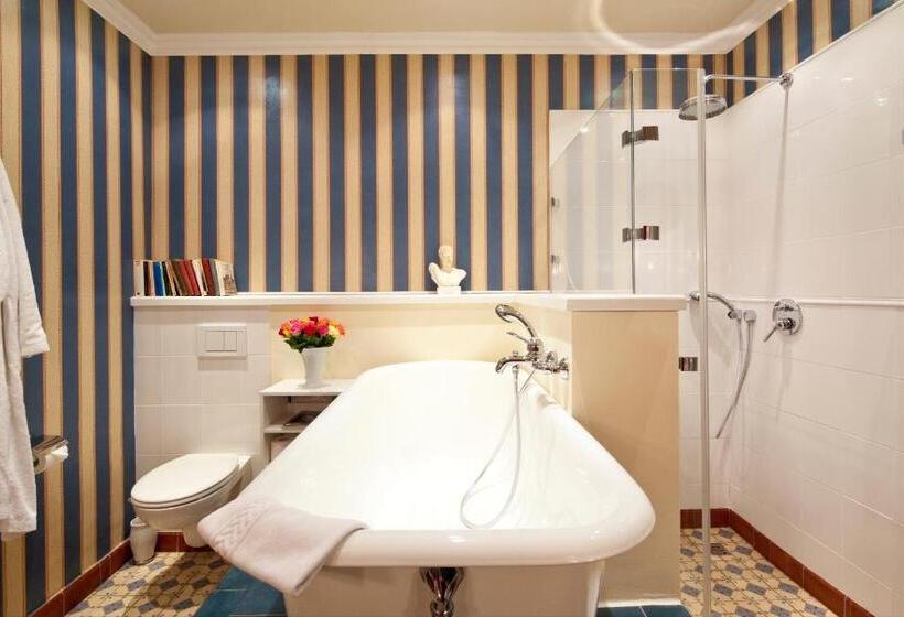 בית מלון כפרי Schloss Hertefeld & Hertefeldhof