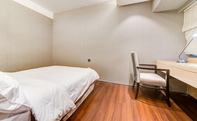 Отель Shenzhen U Home Apartment Binhe Times