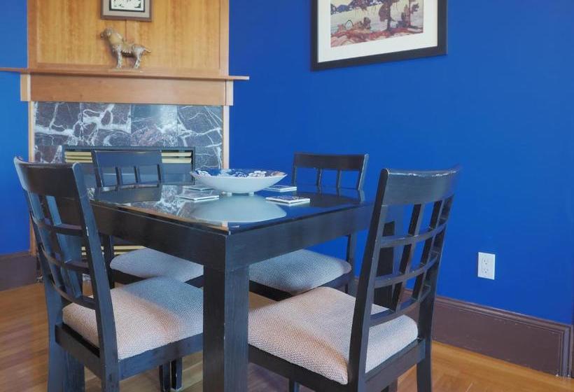 ホテル The Gryphon House