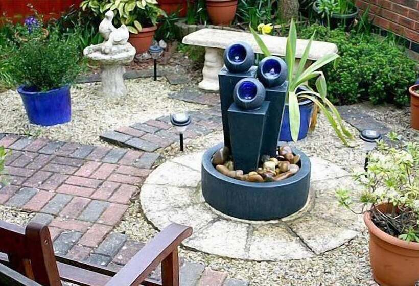 فندق The Lyndsay Guest House