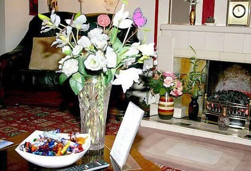 فندق The Lyndsay Guest House