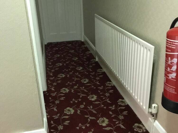 فندق The Lyndsay Guest House