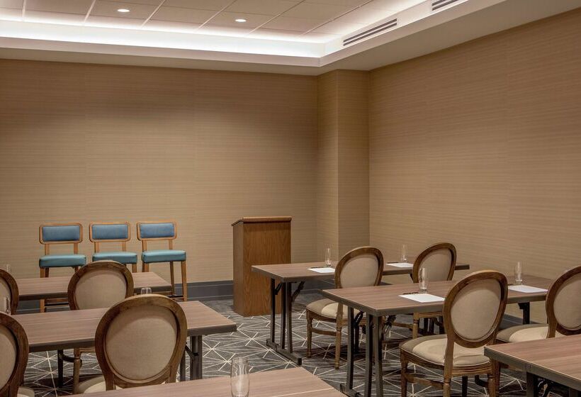 فندق The Virginian Lynchburg Curio Collection