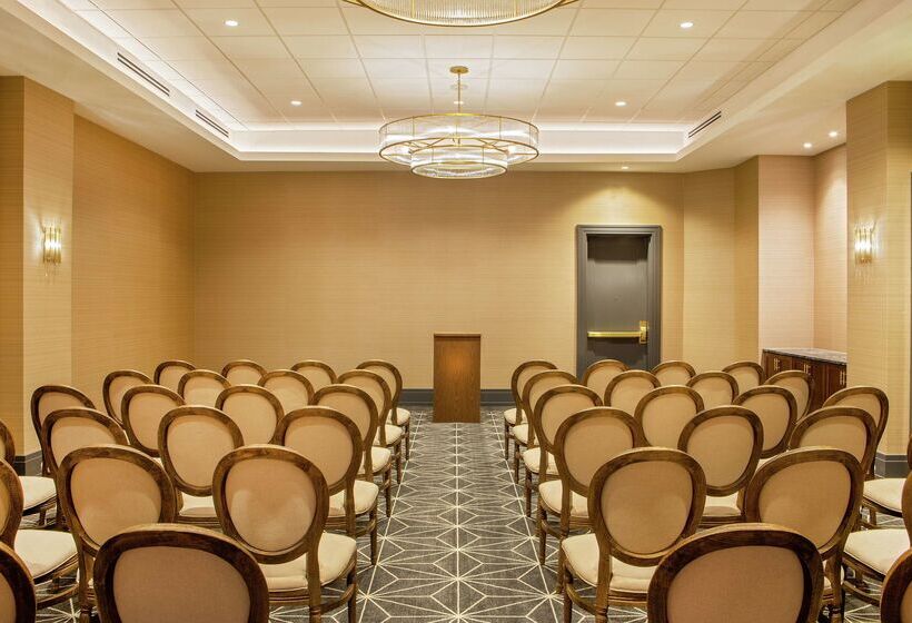 فندق The Virginian Lynchburg Curio Collection